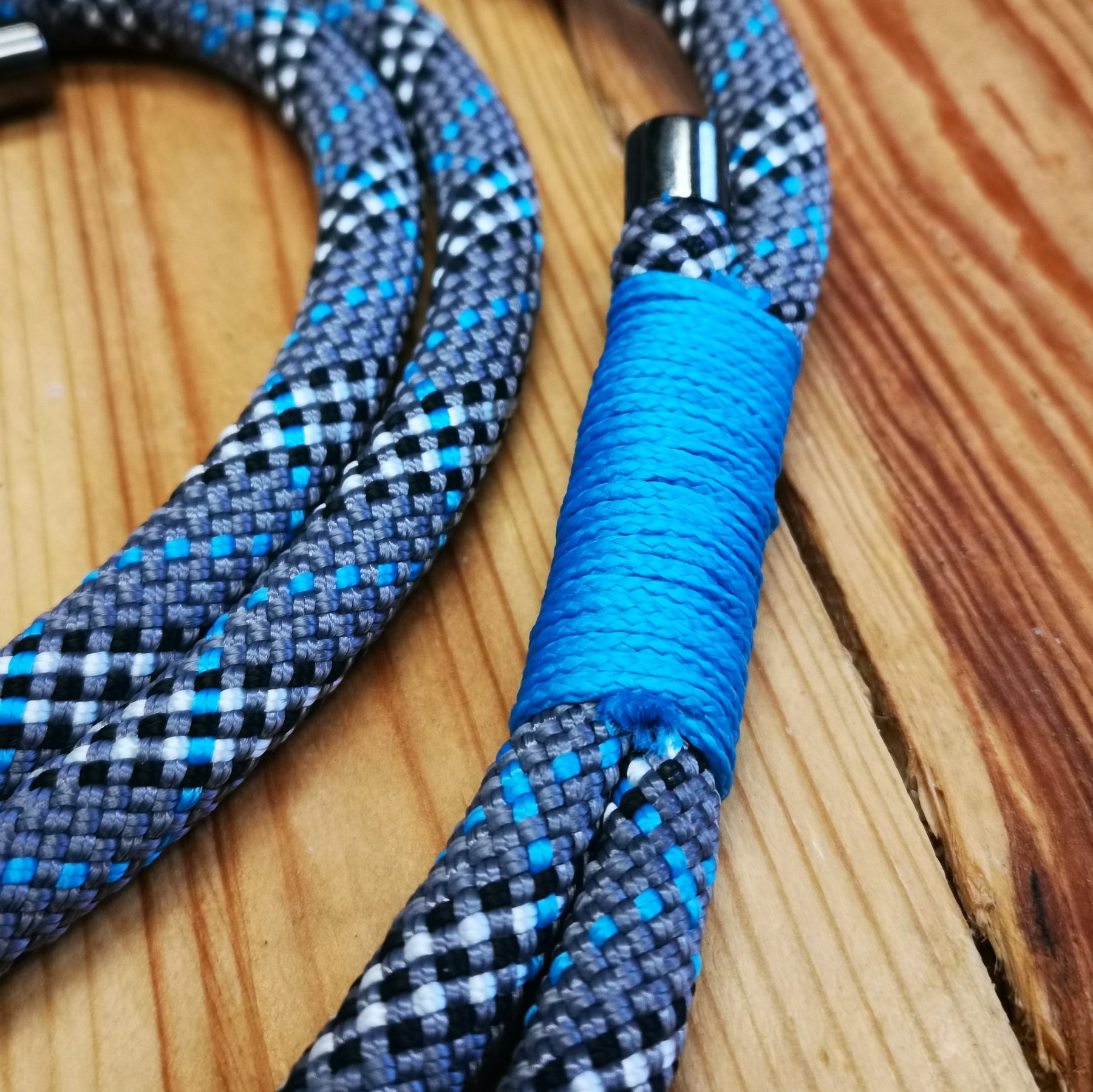 Grey and Blue Tartan Rope Dog Lead - The Mewstone Candle Co